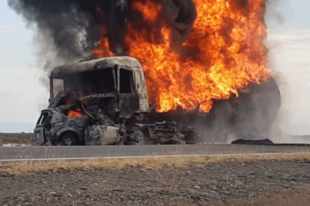 Catamarca: explotó un camión cisterna y hay dos muertos