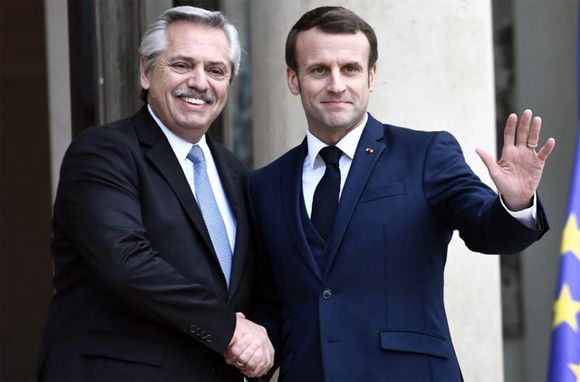 Alberto Fernández recibió el apoyo de Emmanuel Macron para la negociación con el FMI