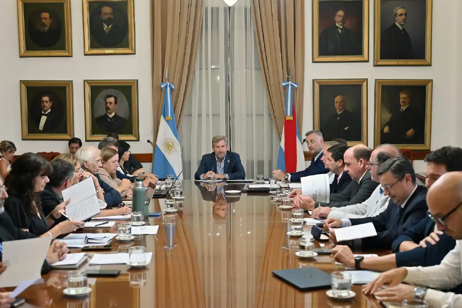 En la reunión de gabinete el ministro de Desarrollo Económico destacó la reapertura del mercado chino para la avicultura