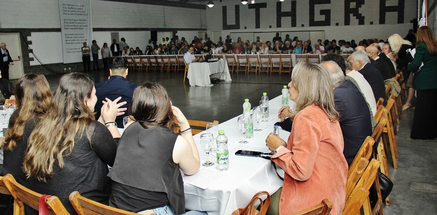 Históricos dirigentes del PJ lanzan un nuevo espacio crítico al kirchnerismo y con miras a superar la grieta