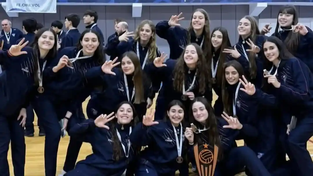 Con Matilda Tanoni entre sus filas, la selección bonaerense logró el tercer lugar en el Argentino de Voley Sub-16