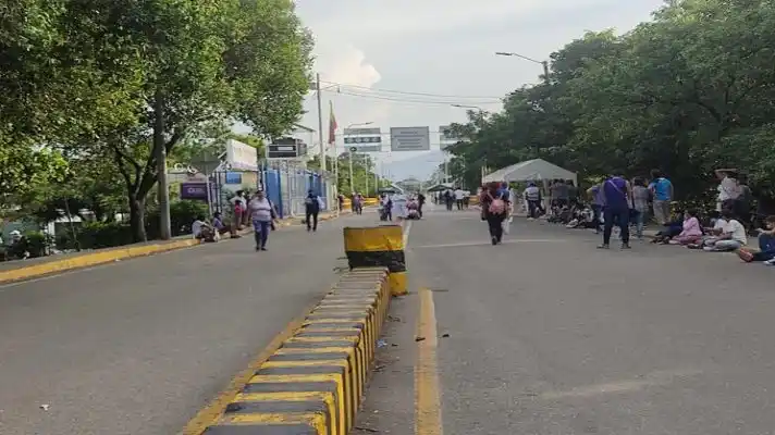 ¡AL FIN! Abierto el paso peatonal por el puente Francisco de Paula Santander
