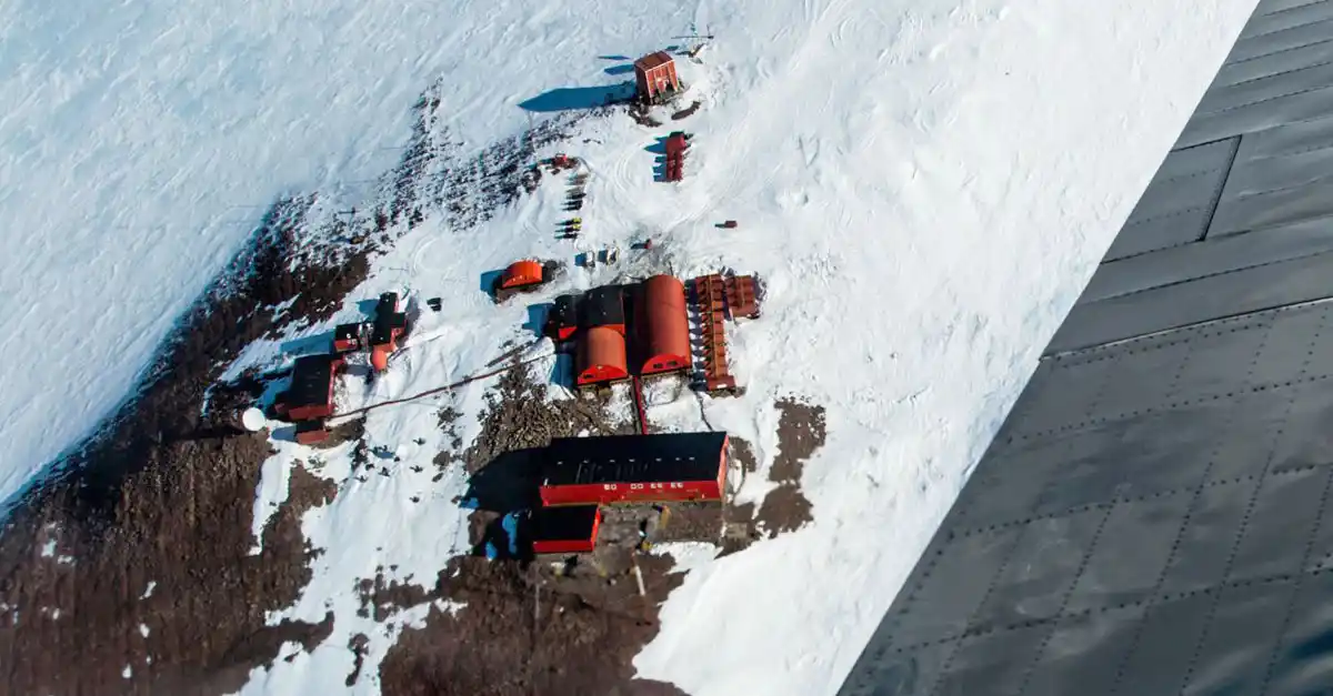 El hielo de la Antártida está en su mínimo histórico