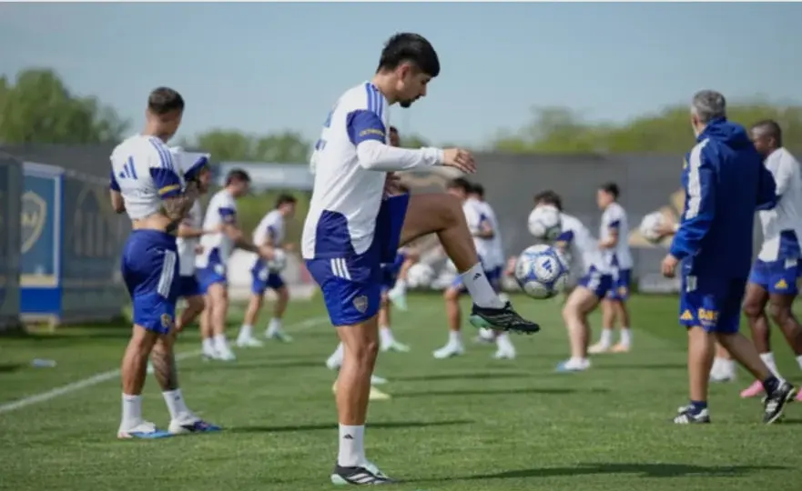 Williams Alarcón tendrá la dura tarea de suplir a Leandro Paredes en el mediocampo de Boca.