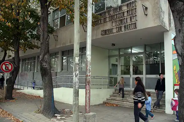 Otra vez sustraen computadoras en una escuela de pleno centro