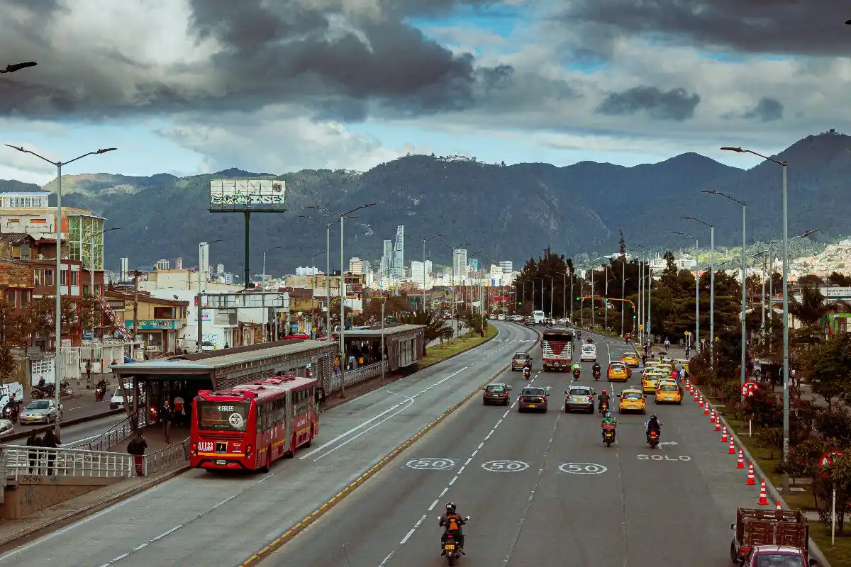 ¡TREMENDO SUSTO EN BOGOTÁ! Esto fue lo que pasó con el puente (Video)
