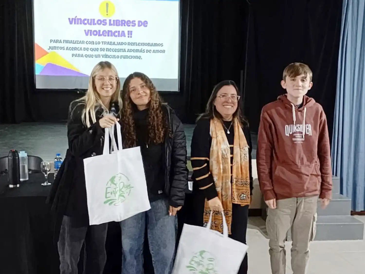 Adolescentes debatieron sobre amor romántico y violencia de género