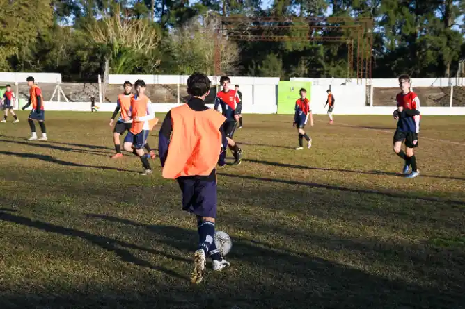 Racing Club y su filial de Chascomús impulsan el fútbol como herramienta social