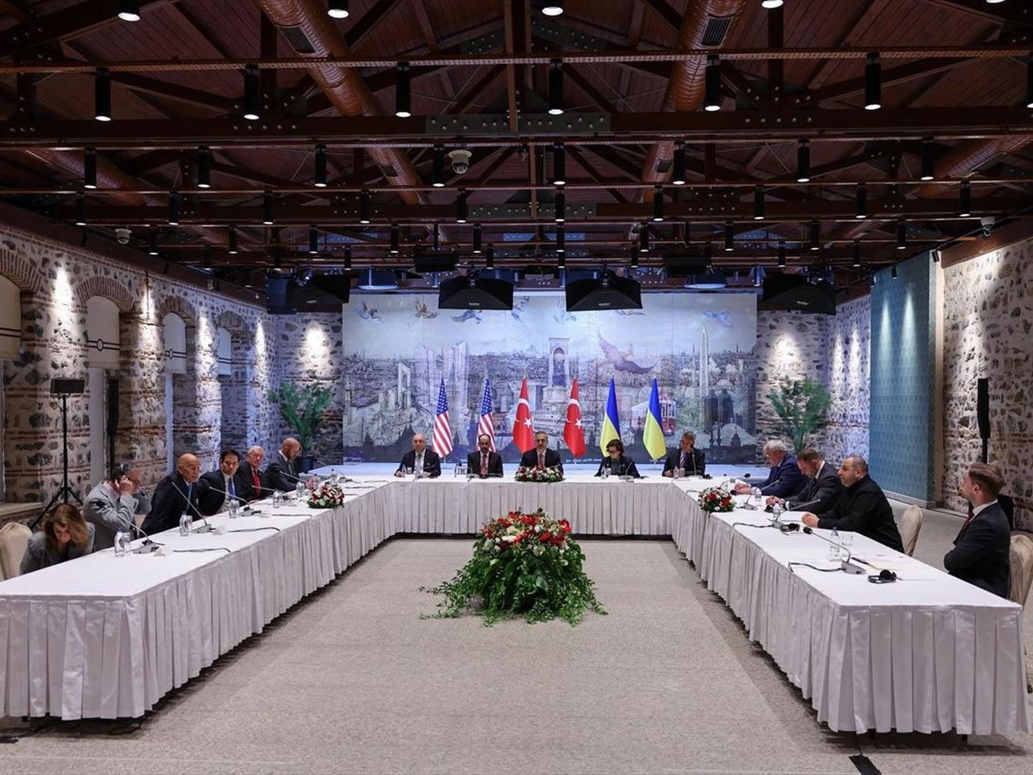 Las delegaciones de Rusia y Ucrania se reunieron en Estambul y acordaron un nuevo encuentro