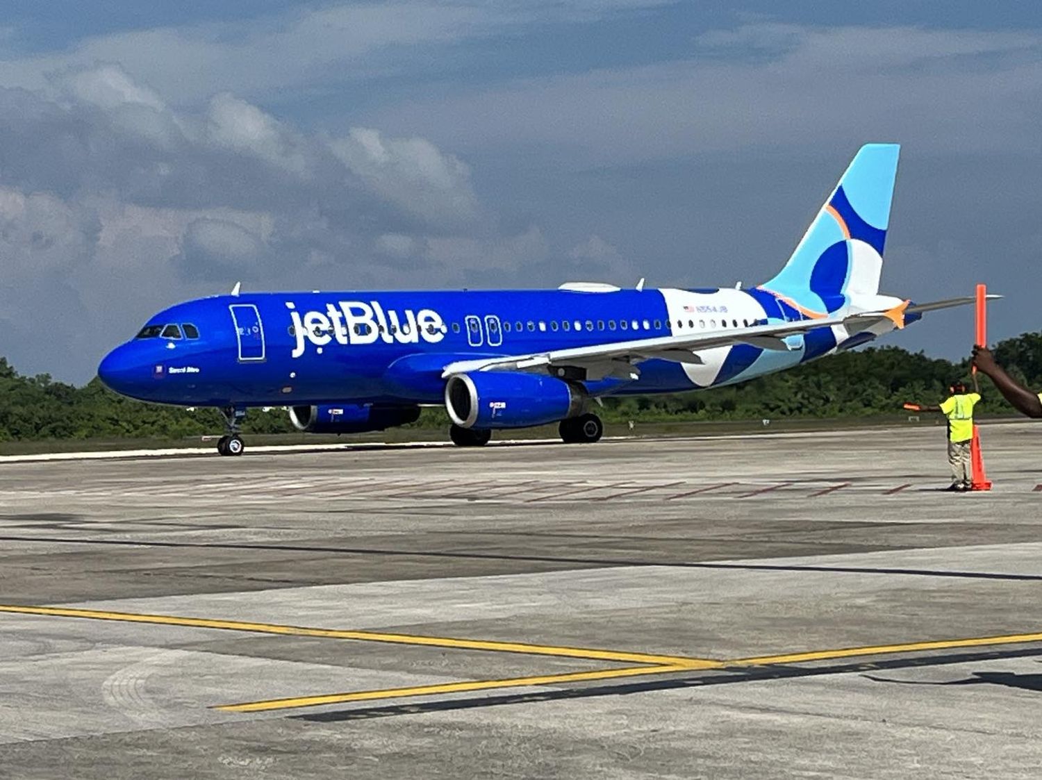 jetBlue continúa cancelando rutas en el Caribe y Sudamérica