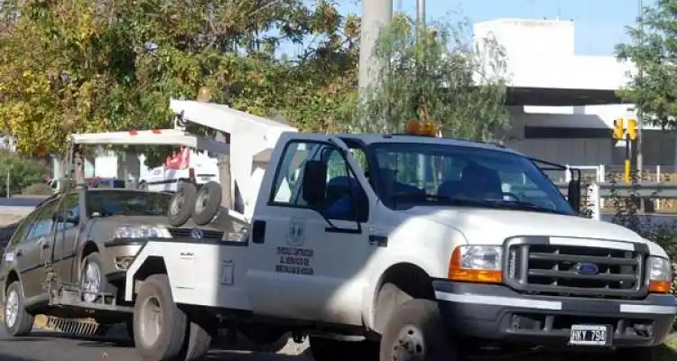 Analizan la compra de una grúa para los controles de tránsito