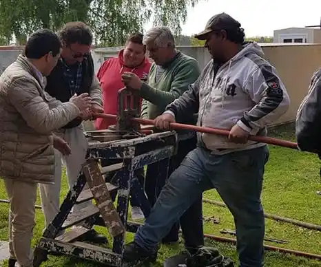 Se reparó la bomba de agua en el cementerio de Quequén