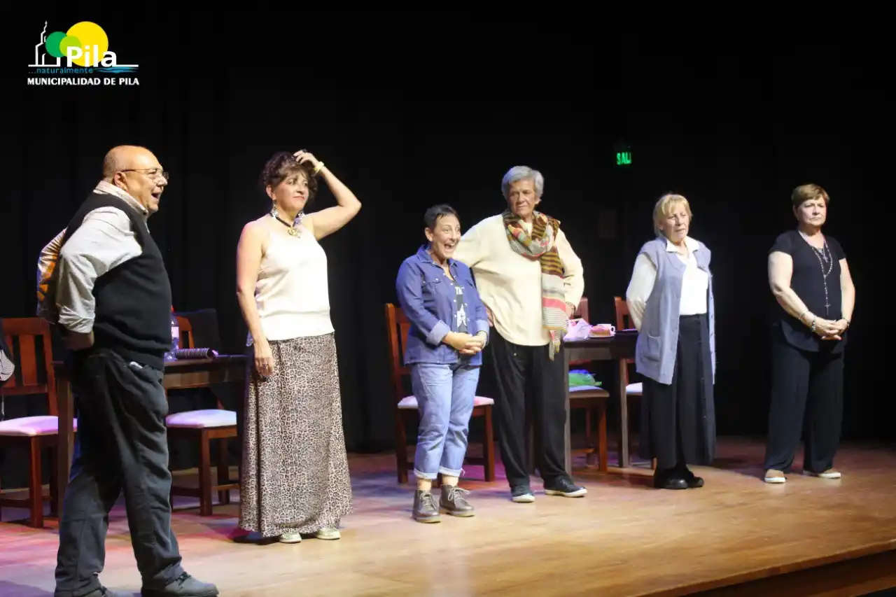 Se presentó la obra “Nos tienen hartas” en el cine teatro municipal de Pila