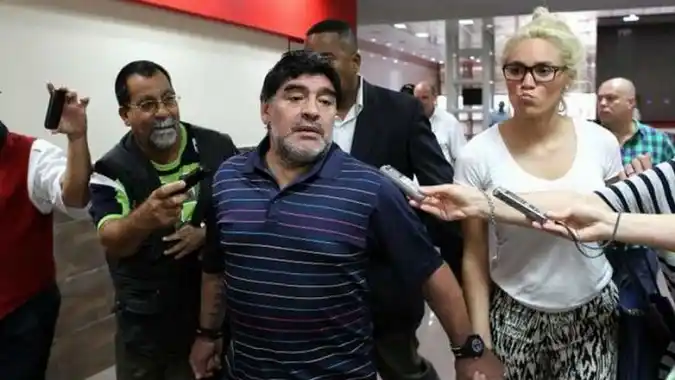 El último escándalo de Diego: Ahora, en el Aeropuerto de Ezeiza