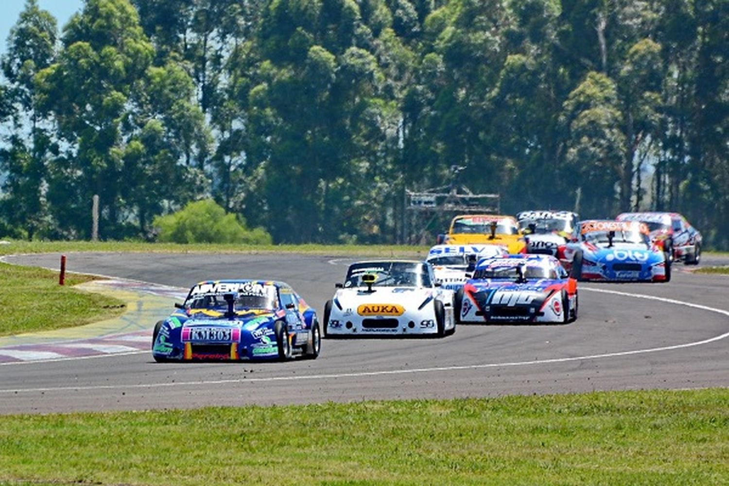 Martín Fuentes remontó y terminó octavo en el Turismo 4000 Argentino