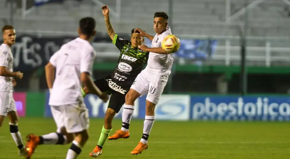 Defensa sacó ventaja y la conservó con comodidad