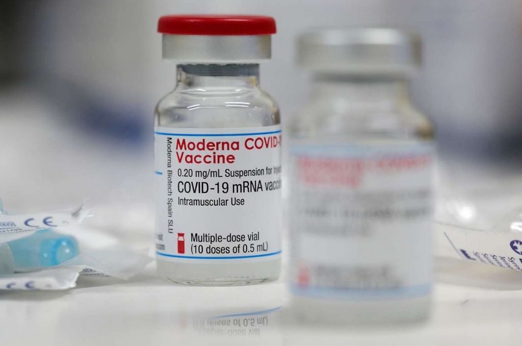 La dosis de refuerzo de Moderna protege contra la variante Ómicron