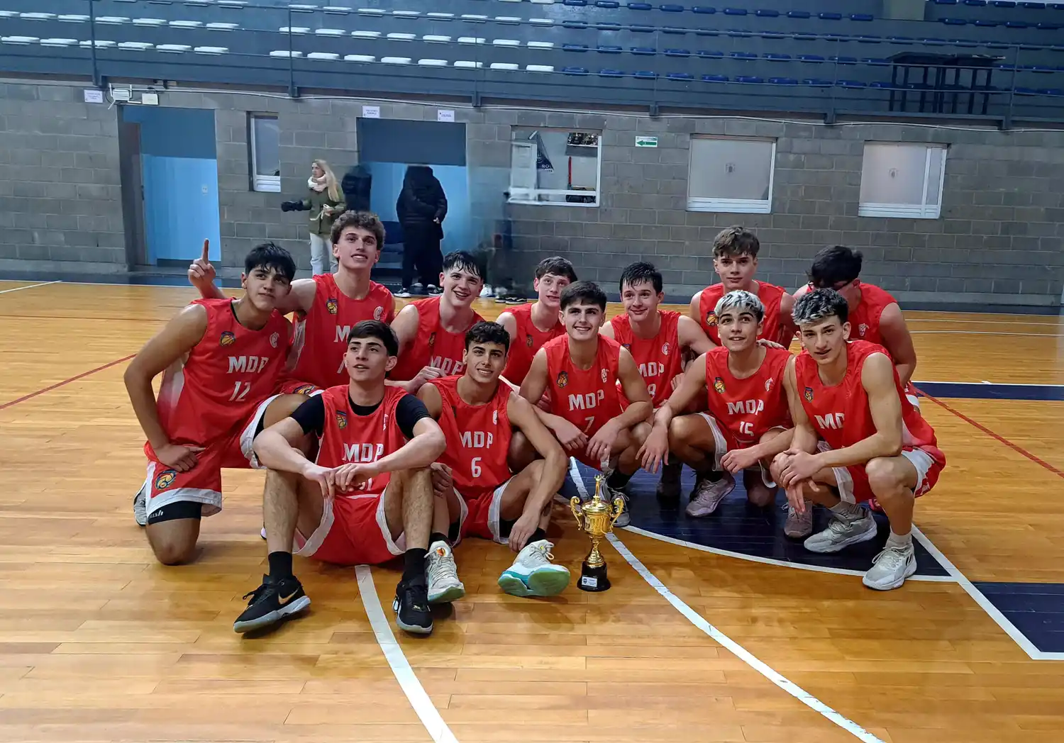 El plantel de Mar del Plata U17 que dirigirá Javier Bianchelli.