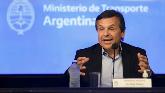 “Este fanatismo ideológico da vergüenza ajena cuando en Argentina tenemos despidos y recesión”