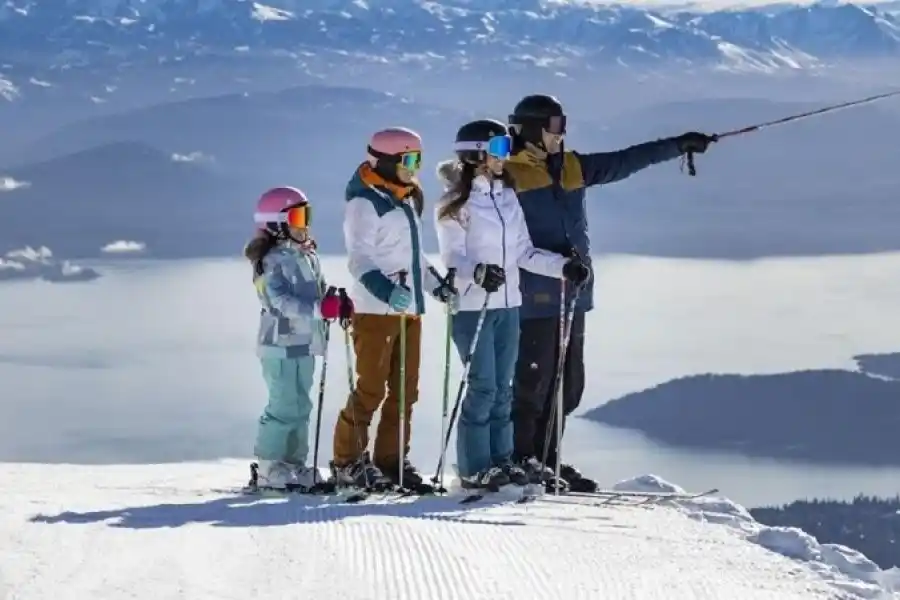 Viajaron 2,6 millones de turistas en los últimos fines de semana y gastaron 418 millones de dólares