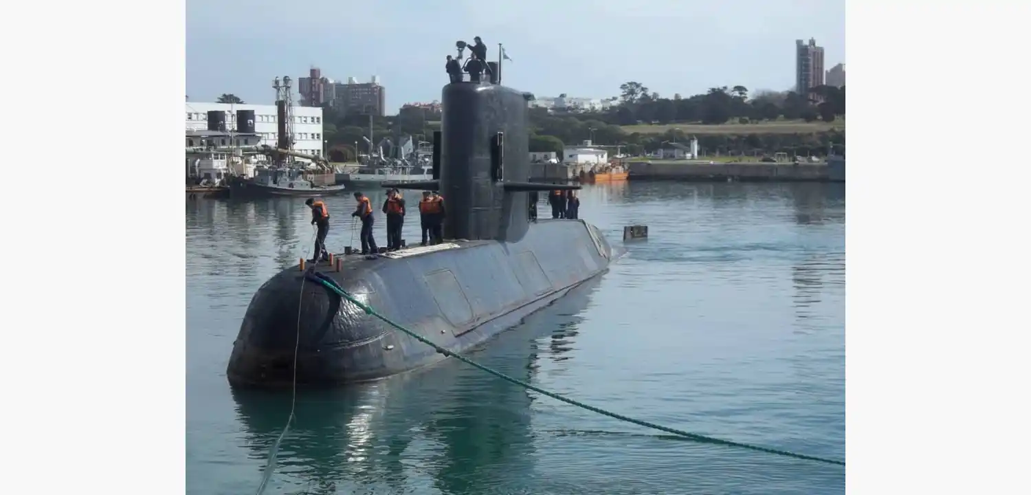 Intensifican la búsqueda del submarino con aeronaves y embarcaciones