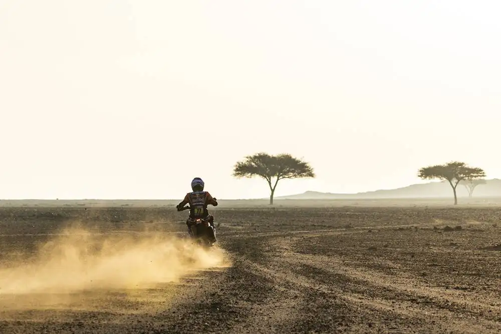 Benavides se impuso en la etapa de motos.