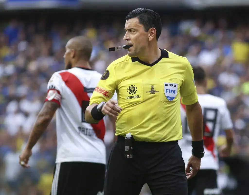 Árbitros de Chile y Perú en los partidos de Argentina