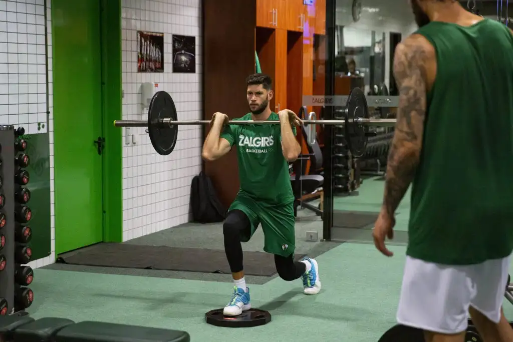 El Zalgiris de Garino tiene debut de Liga