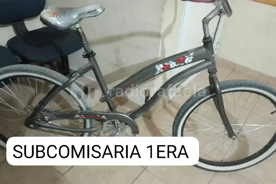 Andaba con una bicicleta sospechosa: se la sacaron