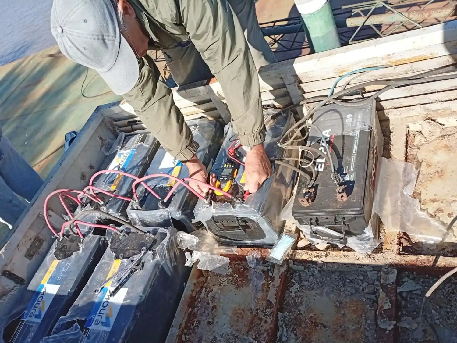 Realizan complejo operativo logístico para llevar baterías esenciales a escuela flotante de Gualeguay