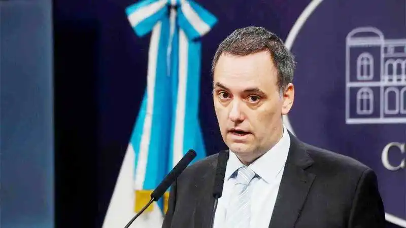 El Gobierno, con el DNU vigente, pone 
su atención en el debate del Congreso