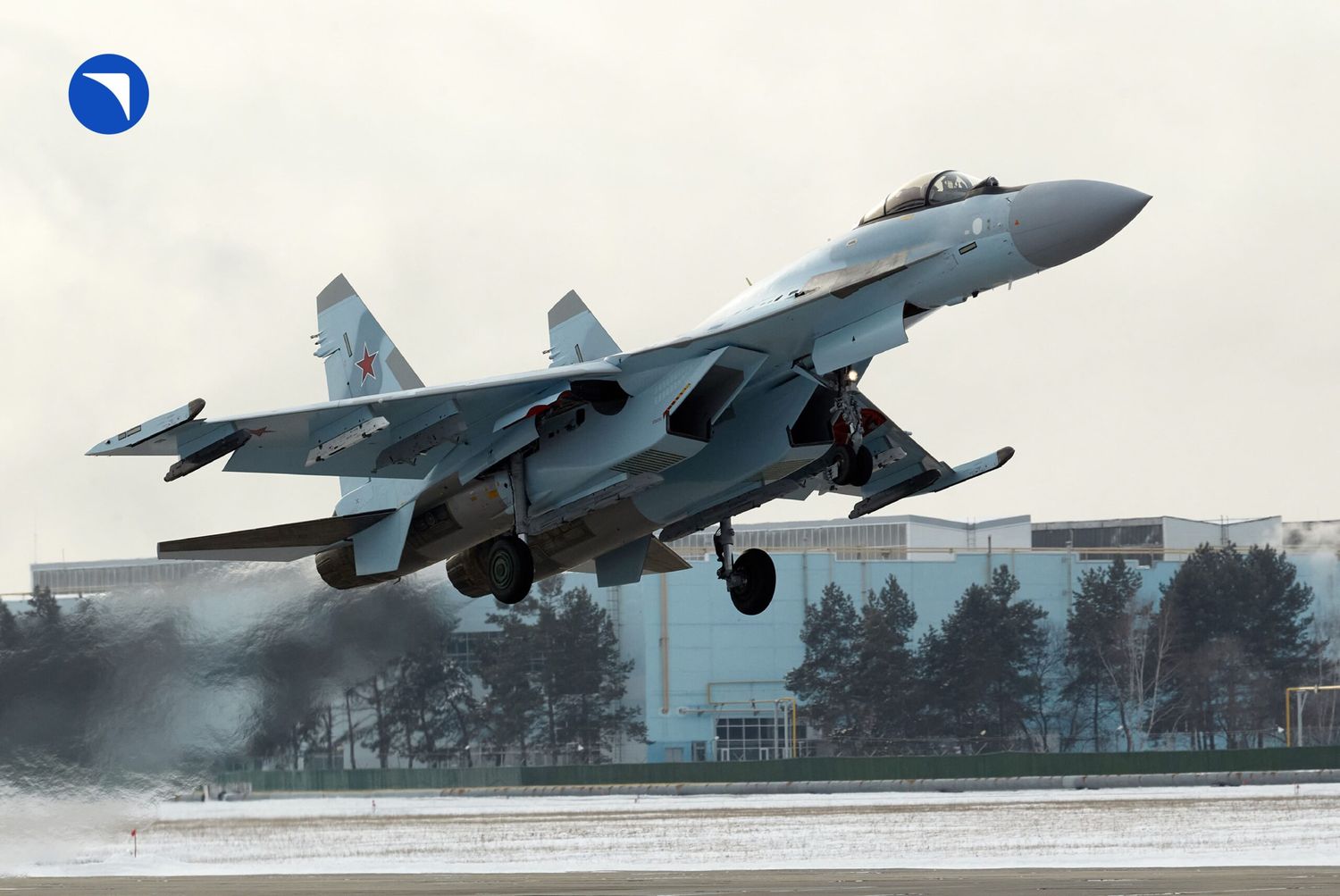 Rostec entregó un nuevo lote de cazas Su-35S a la Fuerza Aérea Rusa