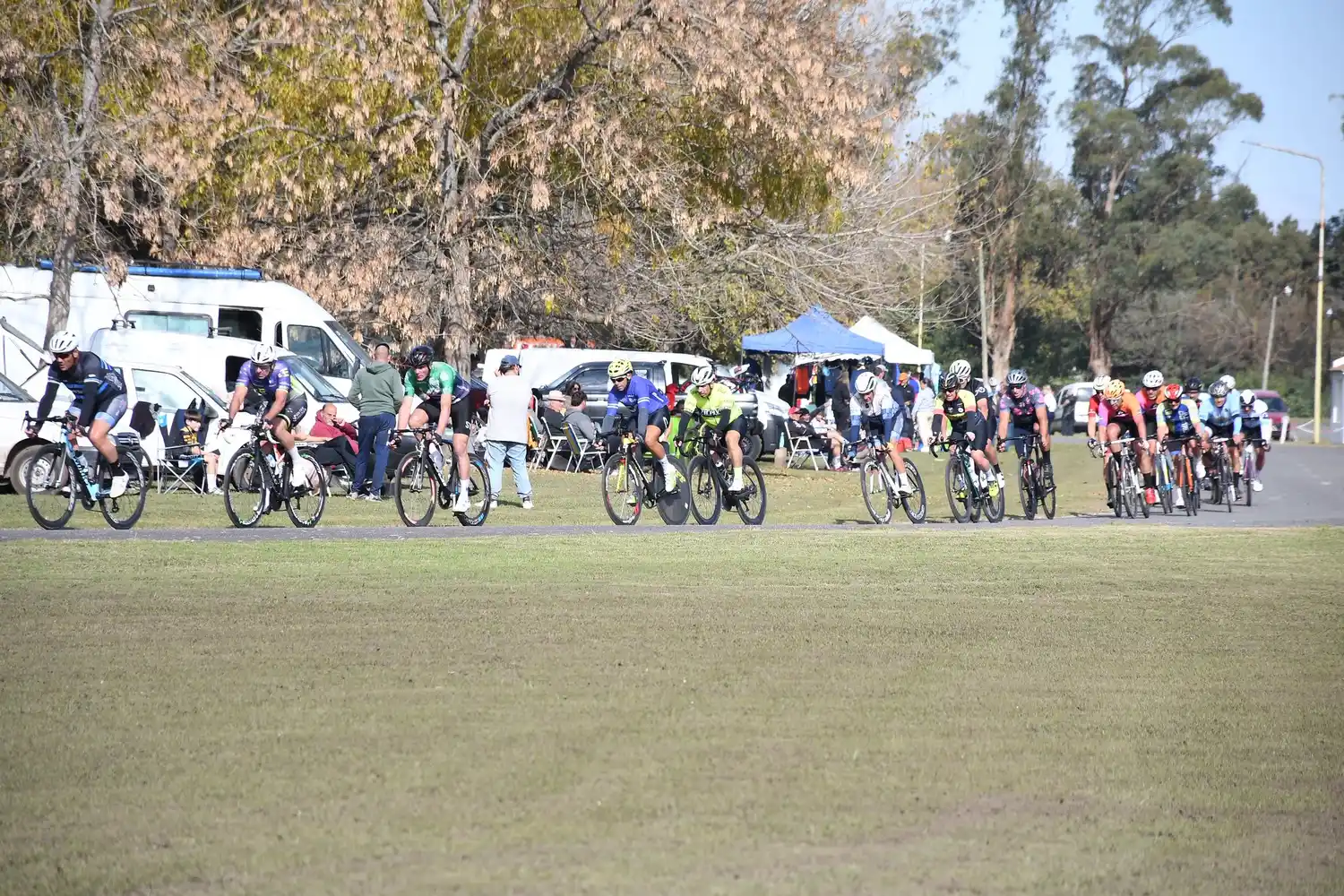 El ciclismo brilló el 25 de Mayo en el circuito Juan Carlos Haedo