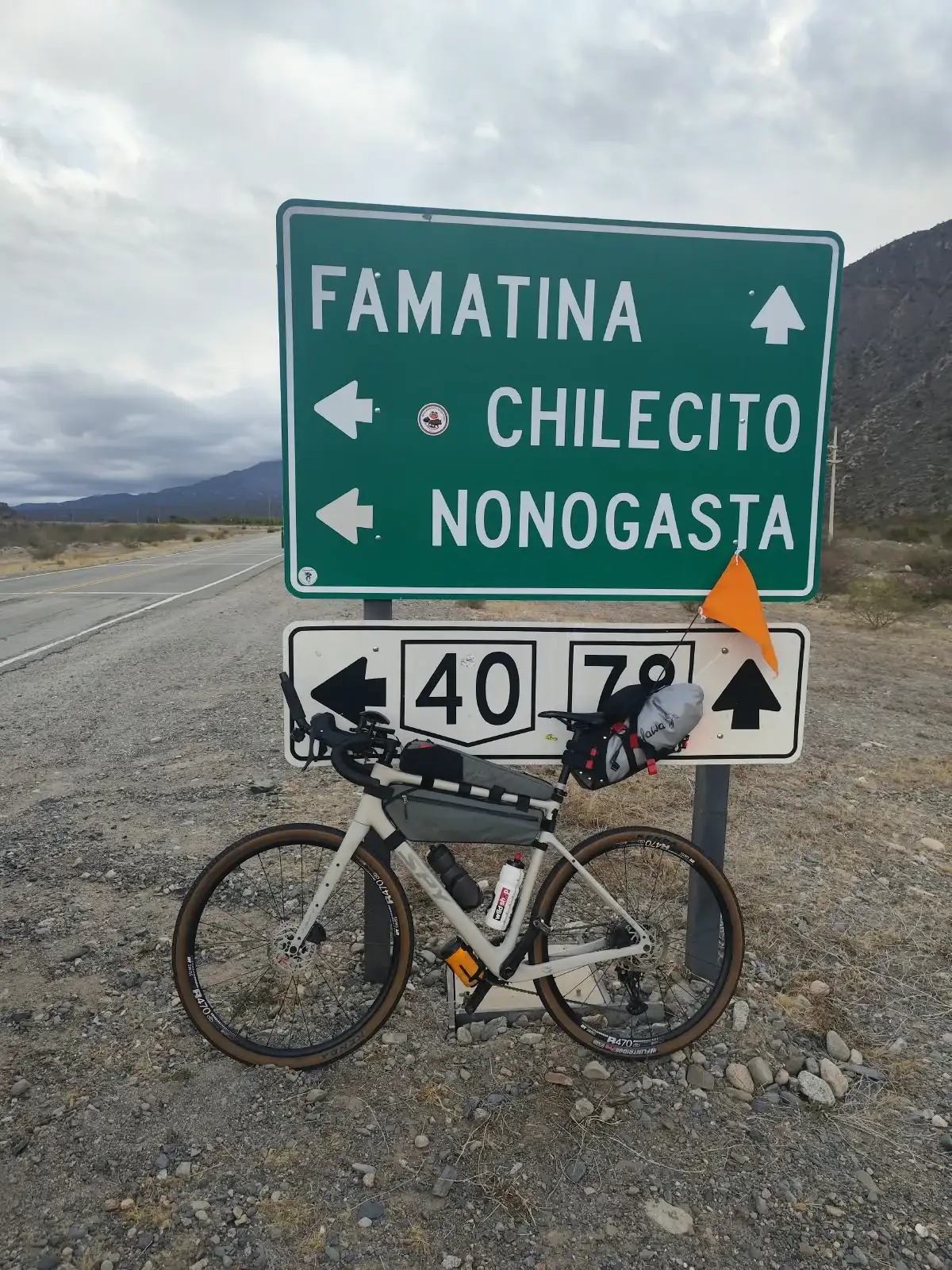 “La 40 a los 50”: el ciclista de Humbertino que recorrió 960km y convirtió su desafío en una campaña solidaria - 2