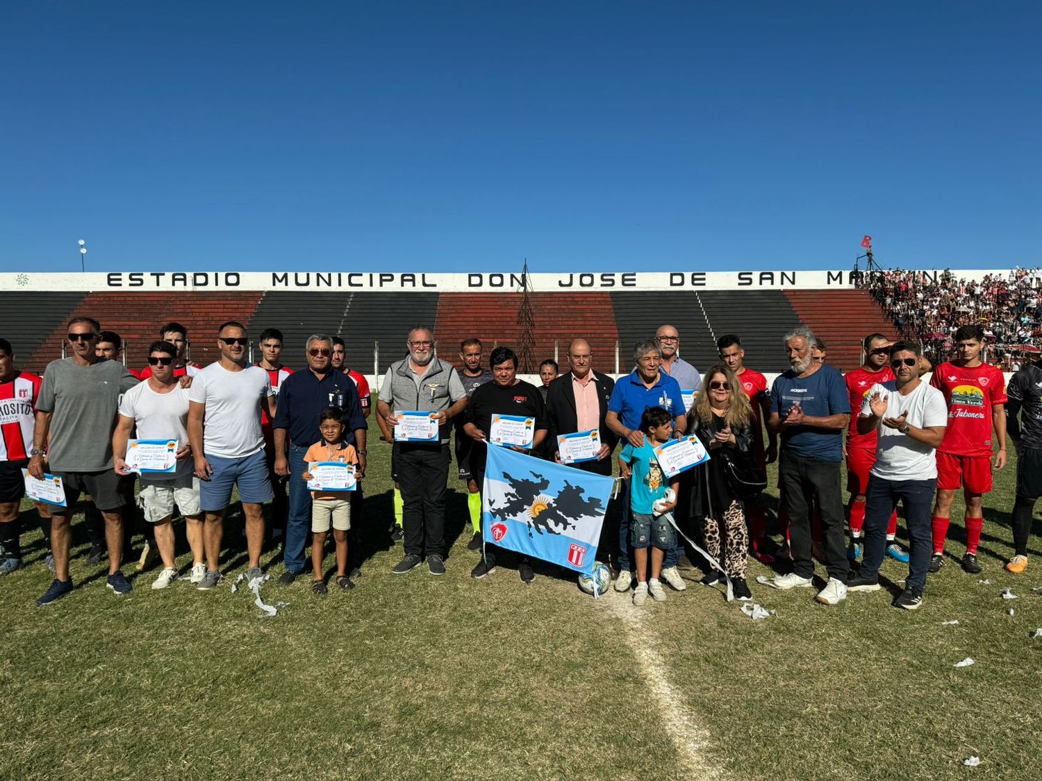Mitre y Paraná: homenaje a ex combatientes antes del partido