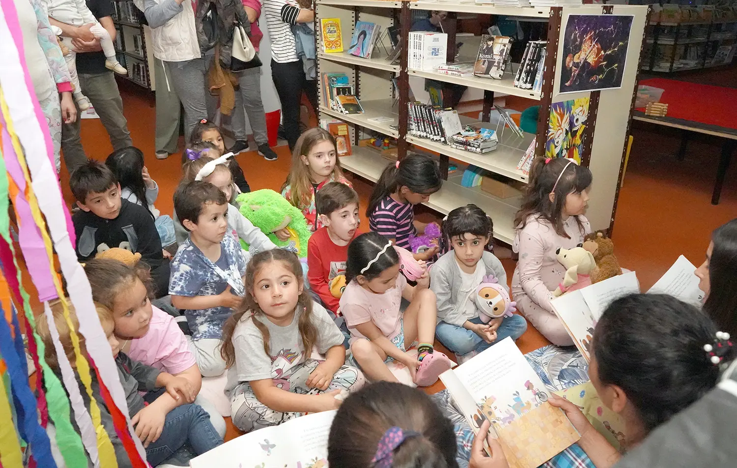 Infancias. Disfrutan de una lectura