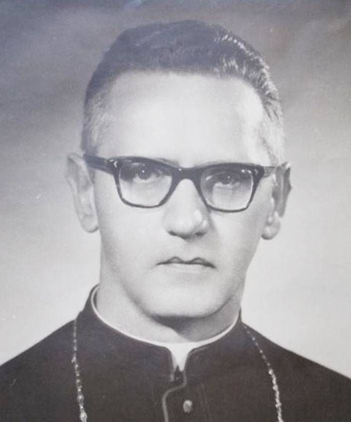 Homenaje a nuestro primer obispo  Monseñor Ricardo Rösch