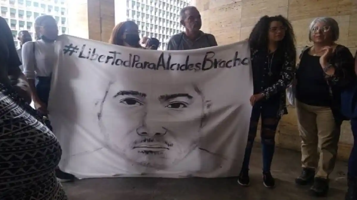 LE PASAN FACTURA A BANDERA ROJA por defender  luchas sociales de los venezolanos