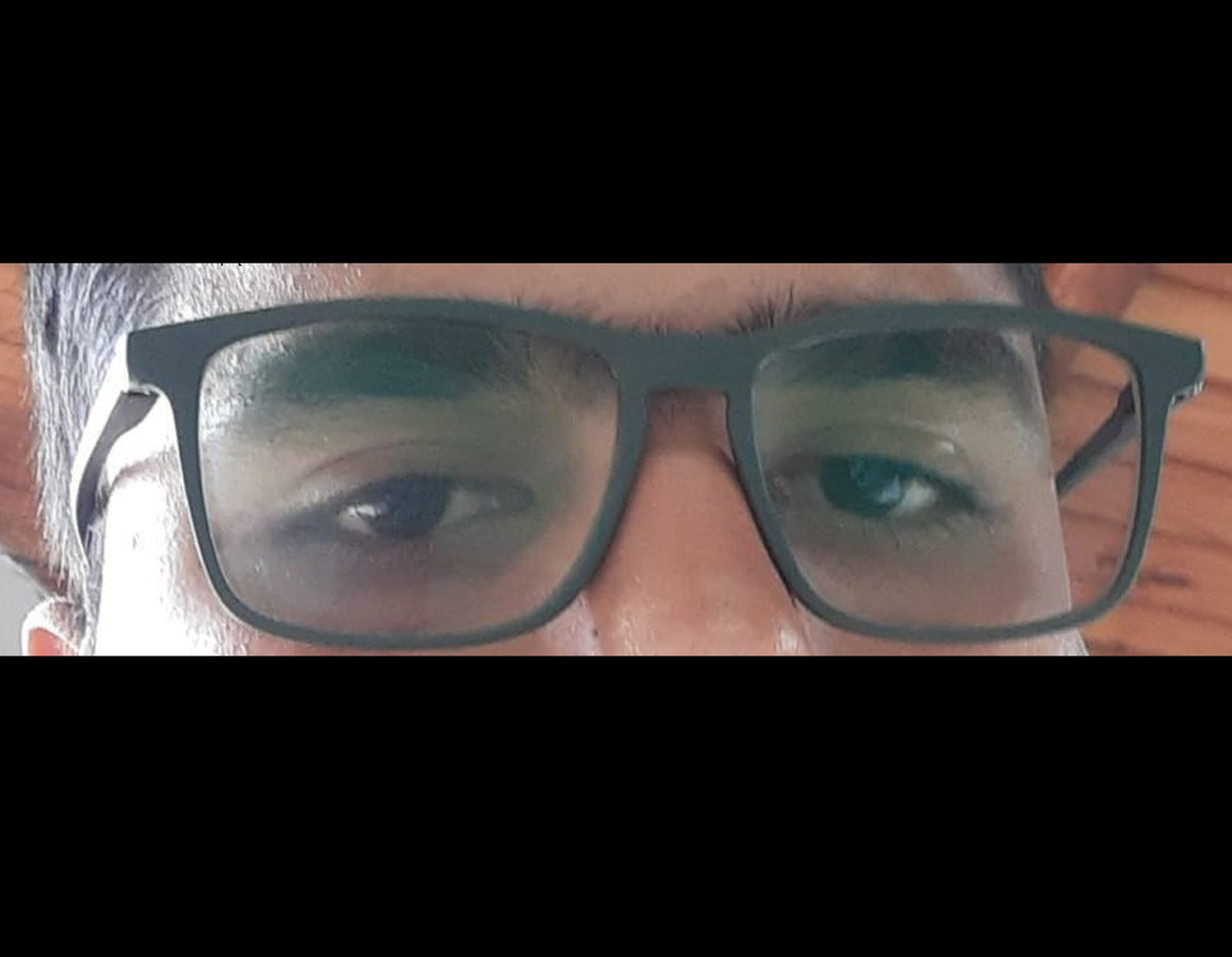 Busca sus anteojos