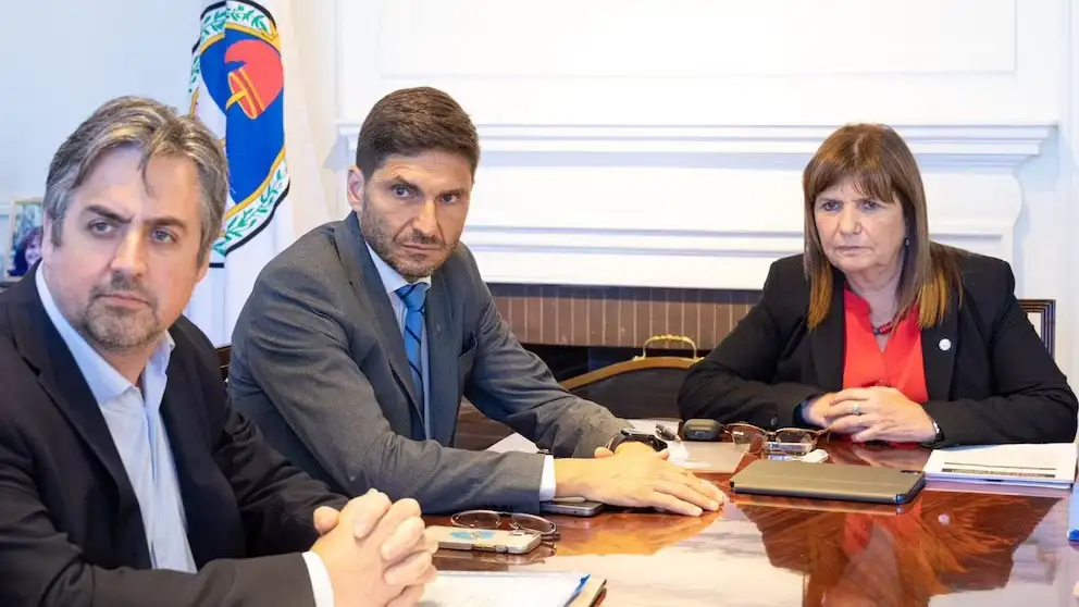 Elevan el "nivel de alerta" tras las amenazas a Patricia Bullrich y Maximiliano Pullaro con más controles