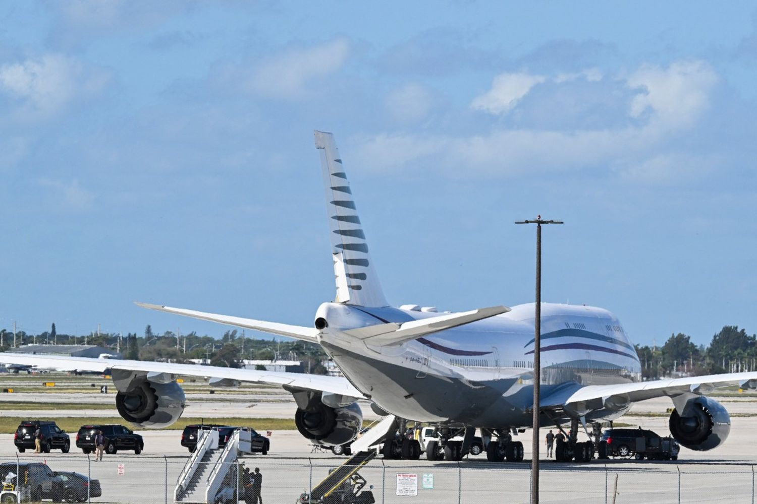 CHINA SE AFINCA: ordena a sus aerolíneas suspendan recepción de aviones Boeing