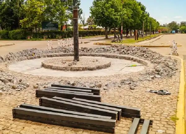 Se postergó la inauguración del Monumento a la Democracia