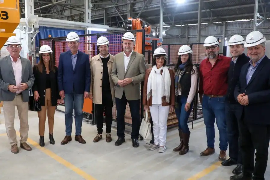 Mirabella junto a Perotti en sus recorridas por la Provincia