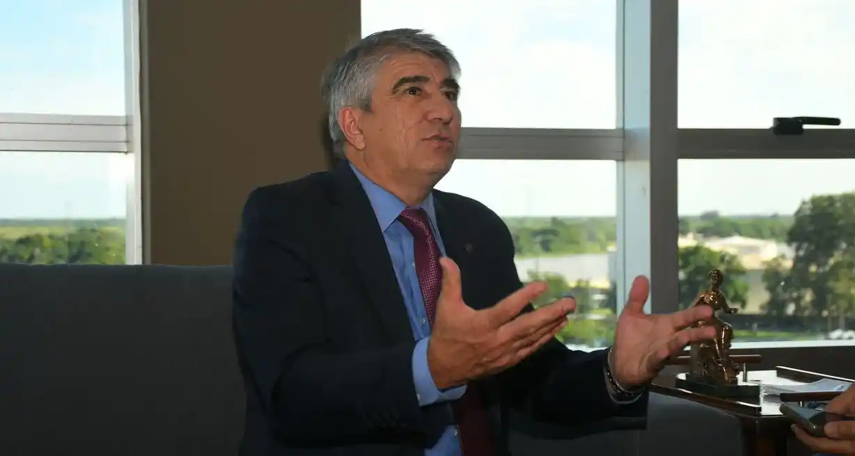 "No vamos a firmar ningún acuerdo que perjudique a Santa Fe, a los santafesinos", dijo Bastia. Foto: Manuel Fabatia