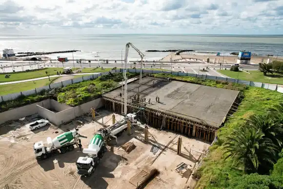 Avanza la construcción de estacionamientos subterráneos en la Plaza España