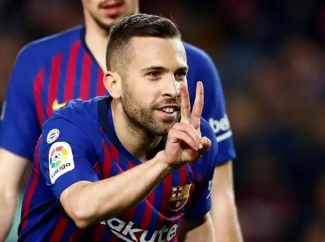 Barcelona acaricia título tras vencer 2-1 a la Real Sociedad