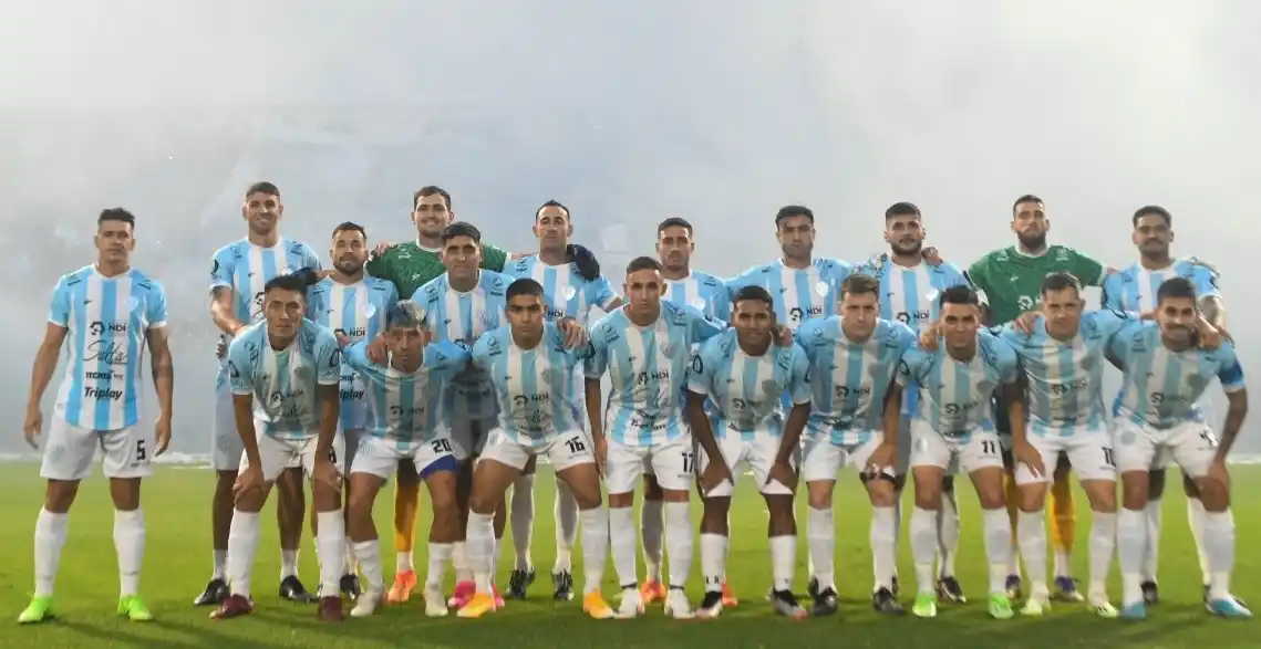 Gimnasia y Tiro, con Birge de pie en primer lugar.