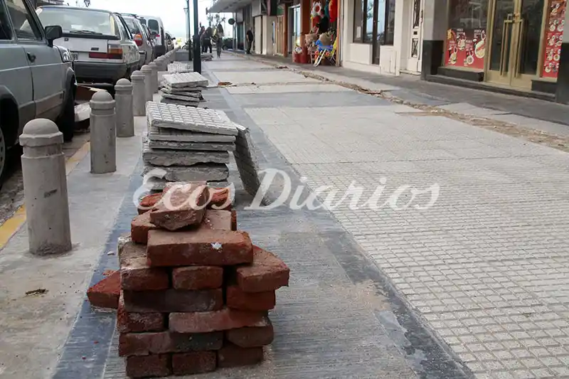 Arreglos en la rambla y en la recova de la avenida 2