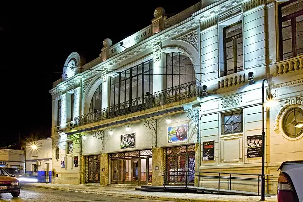 El Teatro cierra el año con academias de danza e inicia el 2015 con artistas locales