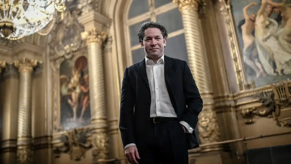Gustavo Dudamel dimite como director musical de la Ópera de París